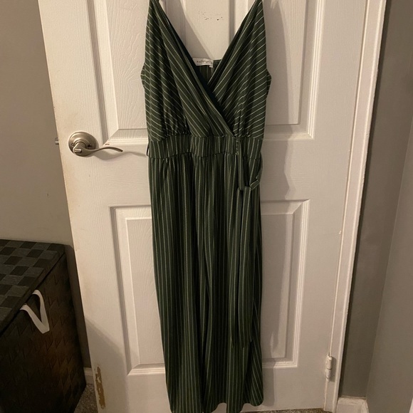 2x dresses and a sweater top - Picture 5 of 9